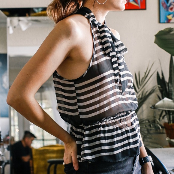 CLOSET CLEAROUT 🍁 Forever 21 Black/WhiteSheer Top - Picture 2 of 4